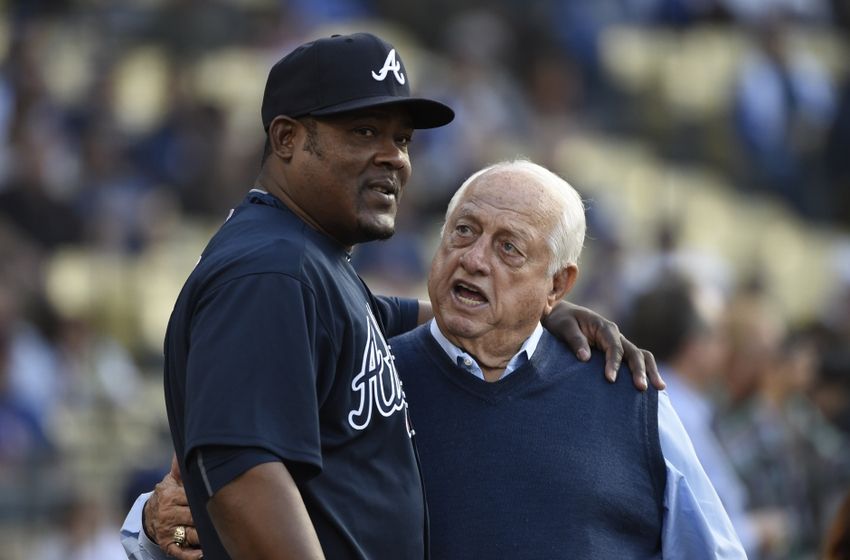 tommy-lasorda-juan-uribe-mlb-atlanta-braves-los-angeles-dodgers1-850x560