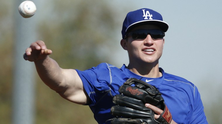 Corey_Seager_r3msucaf_242hin2l